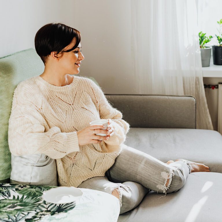 Mantenimiento y cuidado de las fundas de sofá: Tips para mantener tu funda de sofá como el primer día.