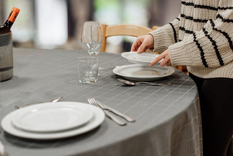 La falda de mesa camilla: un clásico que vuelve a estar de moda